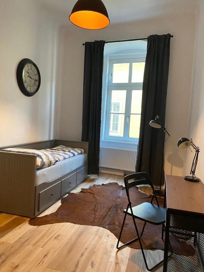 Industrial Apartment Schlossberg Linz Extérieur photo