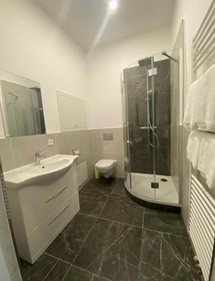 Industrial Apartment Schlossberg Linz Extérieur photo